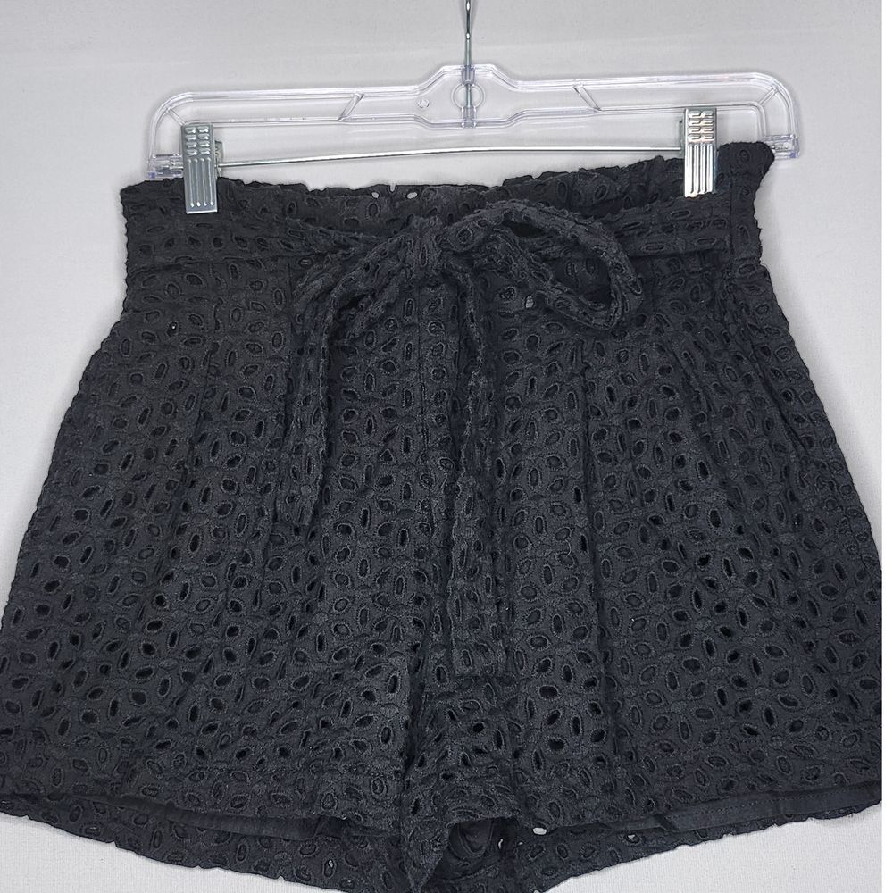 Womans Black Eyelet Shorts Size Small Pull on front tie fully Lined Pockets